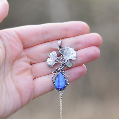 Listki Ginkgo Biloba z Kyanitem - Naszyjnik